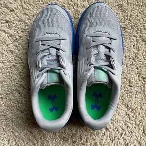 Boys Under Armour Shoes, size 1Y